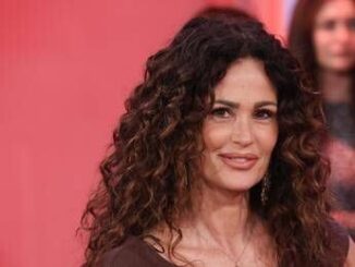 Samantha De Grenet insultata per i ritocchini Un cessettino ma potevo farmi aiutare loro