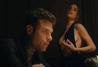Scelte stupide fuori il nuovo singolo di Fedez e Clara Video