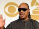 Stevie Wonder compie 75 anni genio della soul music che ha dato voce al futuro