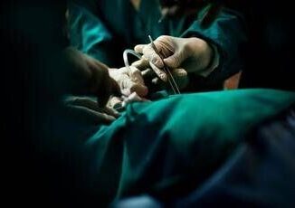 Trapianto eccezionale a Palermo 77enne dona il rene alla figlia