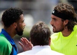 Tsitsipas lo colpisce Fils si infuria tensione agli Internazionali dItalia Video