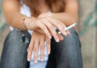 Tumori almeno 1 sigaretta per 17 adolescenti Aiot A scuola prevenzione cancro polmone