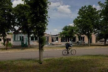 Ucraina Russia iniziata la tregua di Putin Kiev denuncia bombardamenti su Sumy