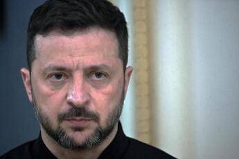 Ucraina-Russia, nuovo scambio di prigionieri. Zelensky: “Raid continuano, Putin non vuole fermare la guerra”