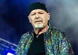 Vasco Rossi in lutto morto lamico e coautore Sergio Silvestri