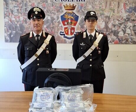 droga allarme bomba elmas ridim Elmas, GLS, cocaina, allarme bomba, subwoofer, Carabinieri, sequestro droga, unità cinofila, artificieri, cronaca Sardegna, traffico stupefacenti, bonifica