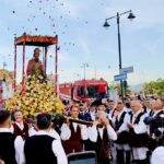 Pioggia di petali su San Simplicio