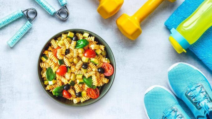 Alimentazione, la pasta da quasi 50 anni nel menù degli atleti e la scienza ne conferma l’utilità