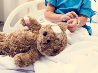Bambina in fin di vita per il morbillo Bassetti Bisogna tornare a parlare di vaccini