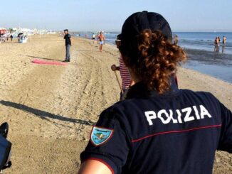 Caserta accoltellato a morte in spiaggia in manette 18enne