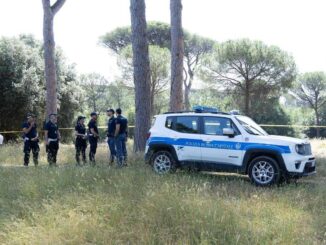 Donna e bimba morte a Villa Pamphili segnalazioni dopo le foto dei tatuaggi