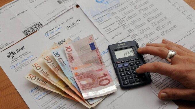 Energia, Aept lancia referendum per eliminare 175 miliardi di oneri nascosti in bolletta
