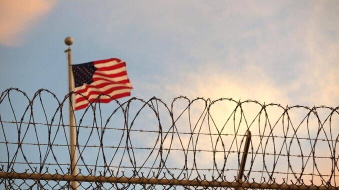 Immigrati deportati a Guantanamo, Casa Bianca smentisce: “Fake news”