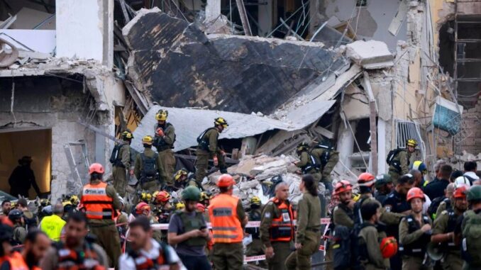 Israele-Iran, quarto giorno di guerra: notte di esplosioni e missili