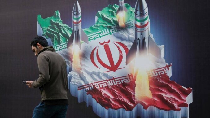 “Israele pronto a lanciare operazione contro l’Iran”. Usa in allerta: via personale da ambasciate