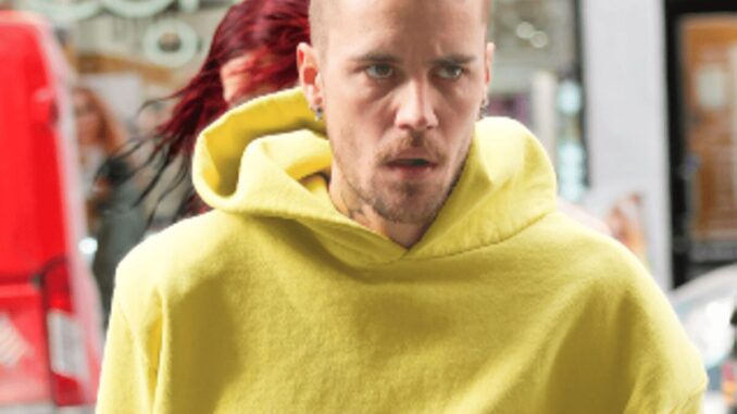 Justin Bieber, lo scontro con i paparazzi e lo sfogo sui social: “So di essere rotto”