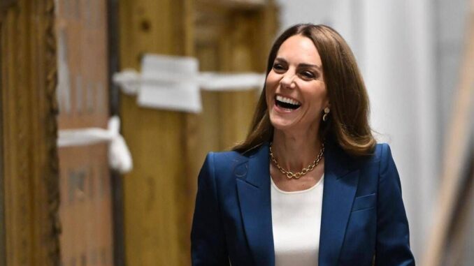 La scelta di Kate Middleton, non rispetta il dress code durante la visita al museo