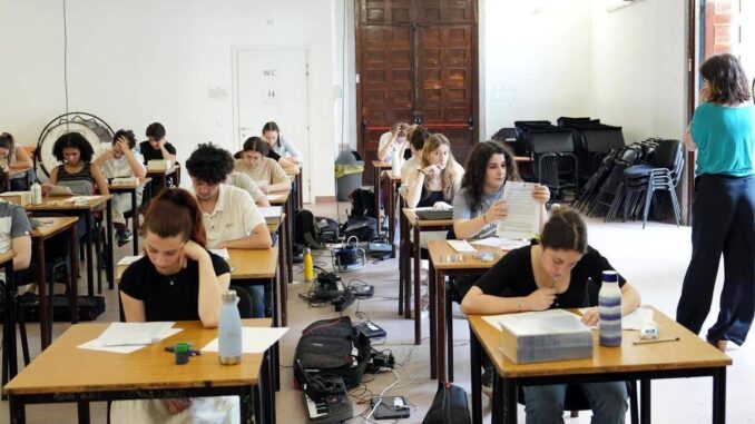 Maturità, Skuola.net: sarà l’anno dell’Ia, oltre 9 maturandi su 10 supportati da ChatGPT e soci