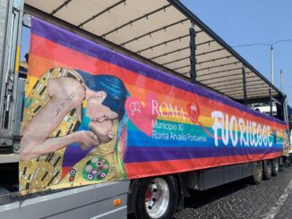 Roma Pride folla sotto il sole cocente della Capitale per la festa Fuorilegge dei diritti