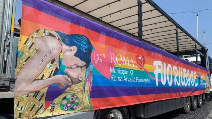 Roma Pride, folla sotto il sole cocente della Capitale per la festa ‘Fuorilegge’ dei diritti