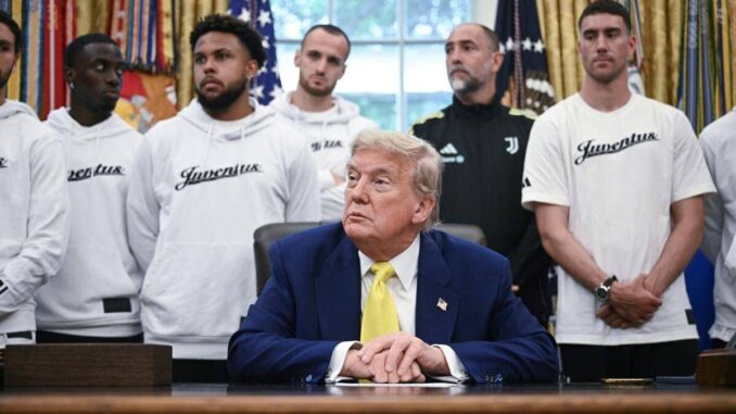 Trump parla di guerra Iran-Israele, la Juve ascolta nello Studio Ovale