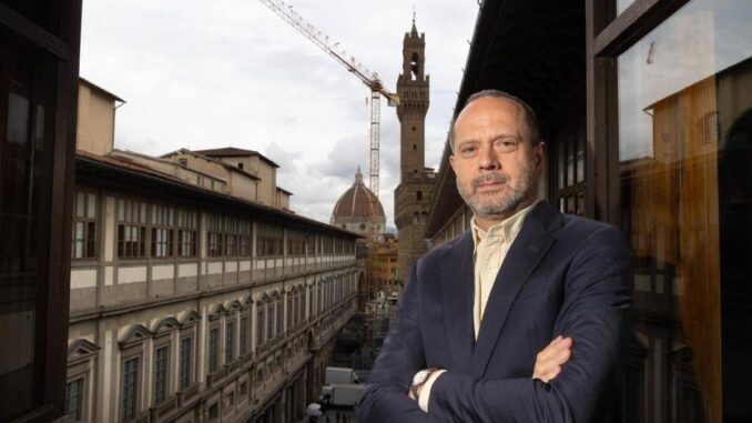 Via la gru degli Uffizi, parte il conto alla rovescia