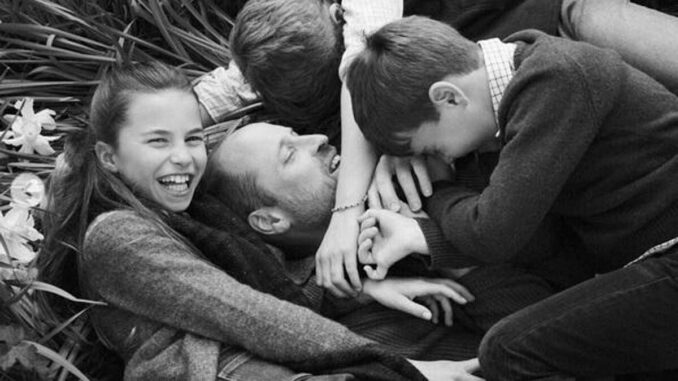 William, il lato tenero del principe nelle foto con i figli per la festa del papà