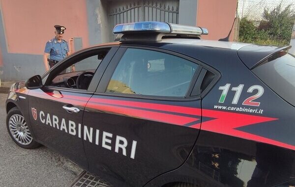 carabinieri auto ridim Carabinieri auto